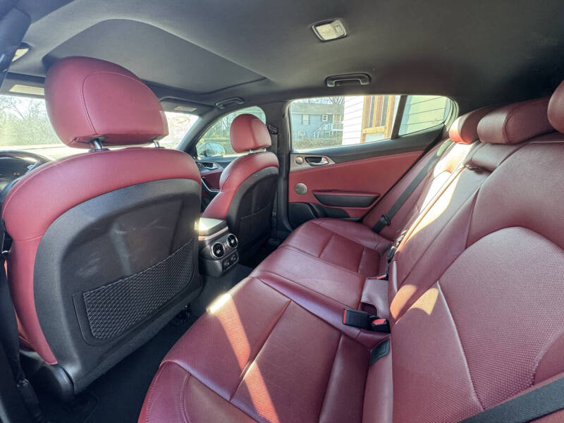 2019 Kia Stinger GT1