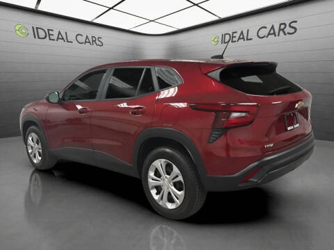 2025 Chevrolet Trax LS