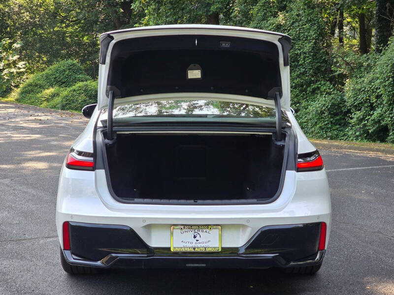 2023 BMW 7 Series 740i