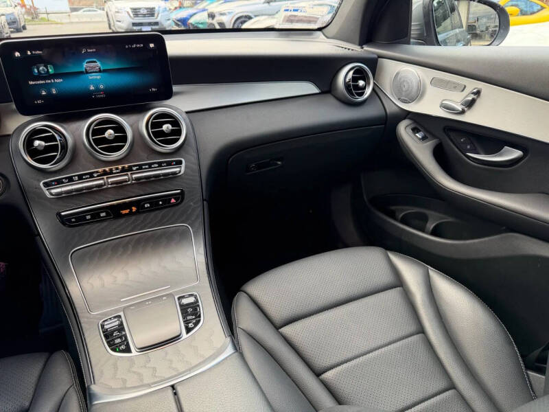 2021 Mercedes-Benz GLC GLC 300 4MATIC