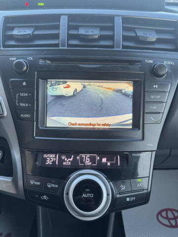 2012 Toyota Prius v Five