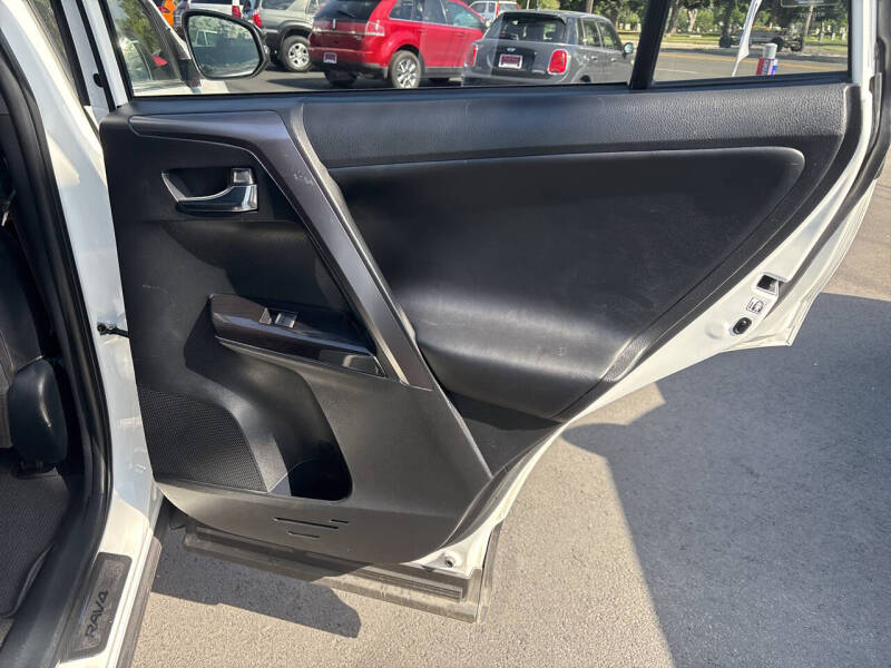 2017 Toyota RAV4 Hybrid SE