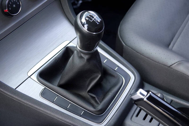 2015 Volkswagen Golf TDI SE