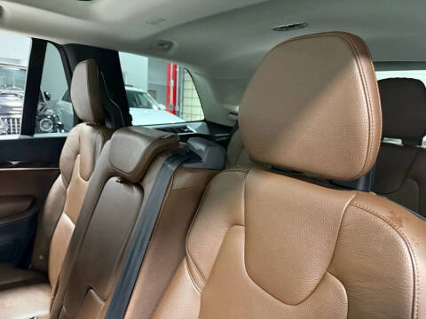 2019 Volvo XC90 T6 Momentum