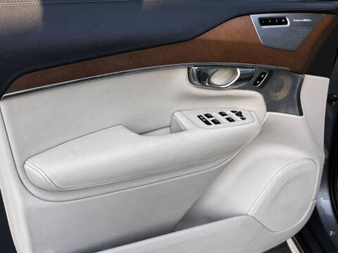 2016 Volvo XC90 T8 eAWD Inscription