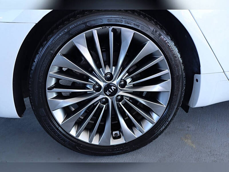 2018 Kia Cadenza Limited