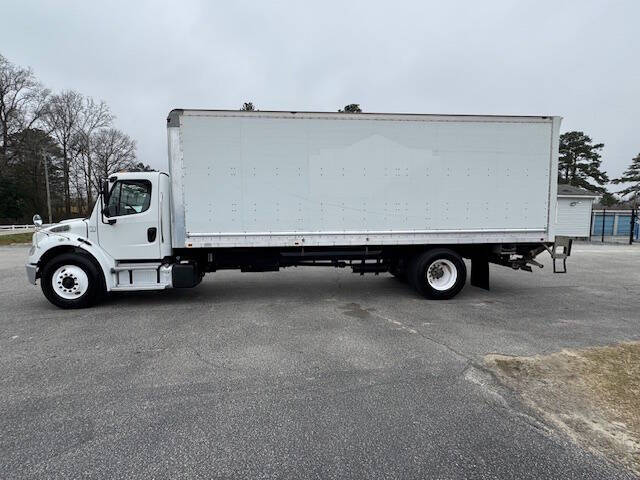 2017 Freightliner M2 106