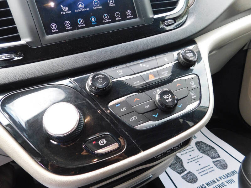 2021 Chrysler Voyager LXi