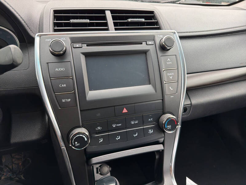 2017 Toyota Camry LE