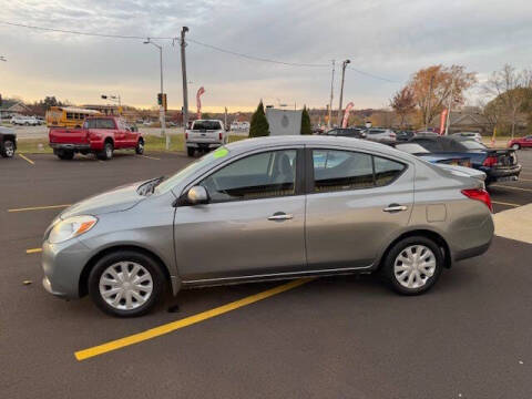 2013 Nissan Versa 1.6 SV