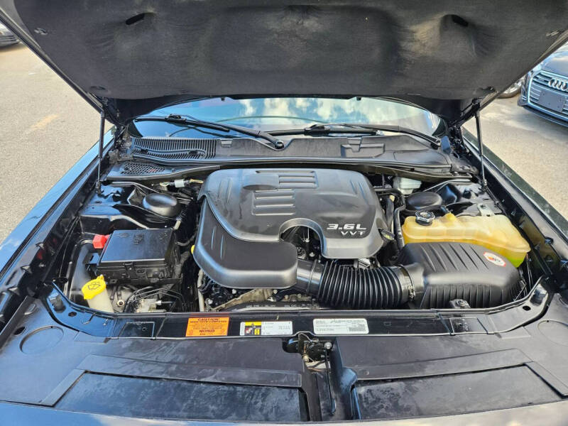 2015 Dodge Challenger SXT Plus