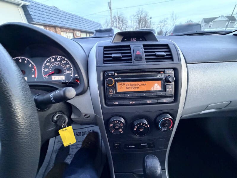 2013 Toyota Corolla LE