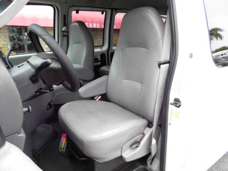 2006 Ford E-350