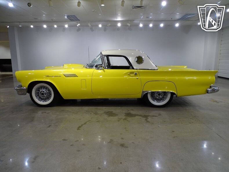1957 Ford Thunderbird