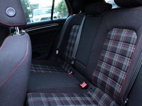 2017 Volkswagen Golf GTI Sport