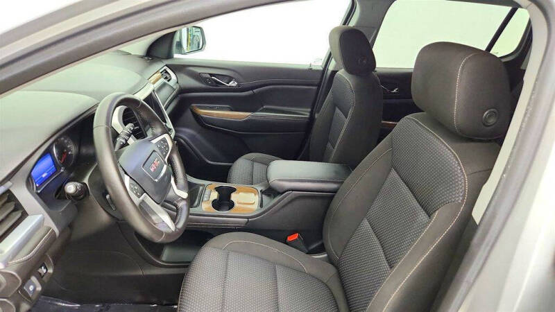 2020 GMC Acadia SLE