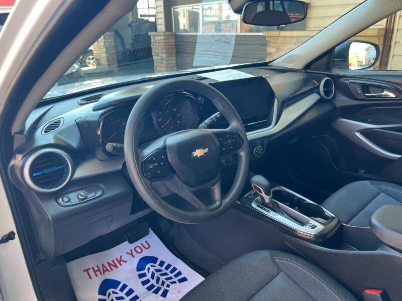 2025 Chevrolet Trax LS