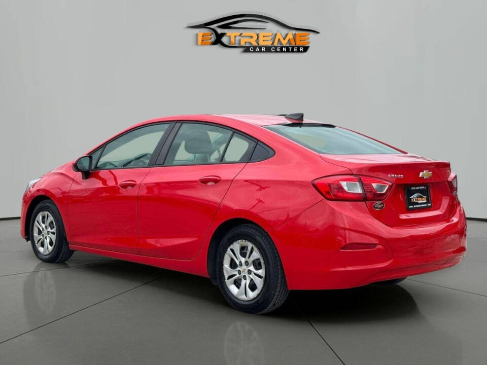 2019 Chevrolet Cruze for sale at Extreme Car Center in Detroit, MI