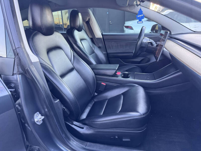 2019 Tesla Model 3 Standard Range Plus