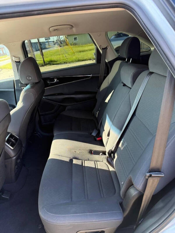 2019 Kia Sorento S V6