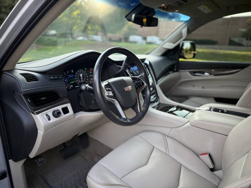 2018 Cadillac Escalade Luxury