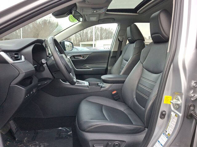 2019 Toyota RAV4 XLE Premium