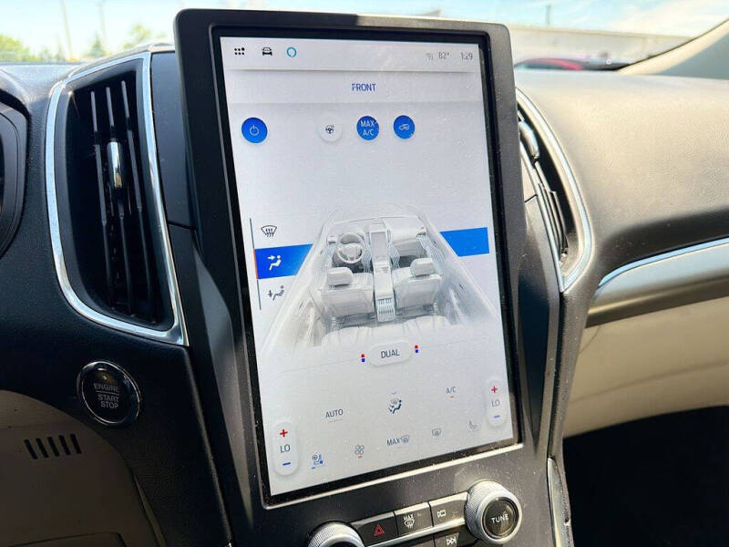 2023 Ford Edge Titanium