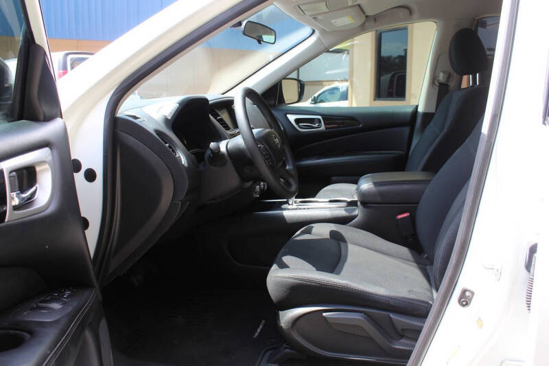 2019 Nissan Pathfinder S
