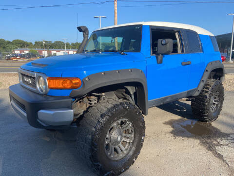 2007 Toyota FJ Cruiser for sale at The Car Guys in Hyannis MA