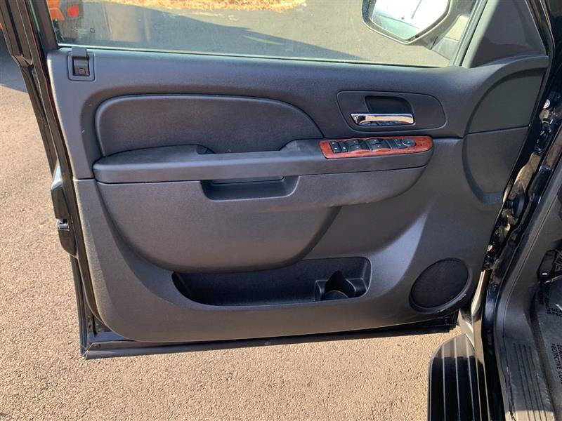 2013 Chevrolet Avalanche LS Black Diamond