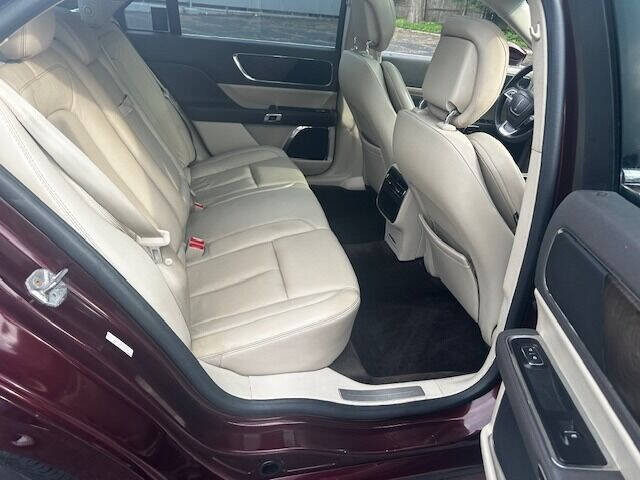 2017 Lincoln Continental Select