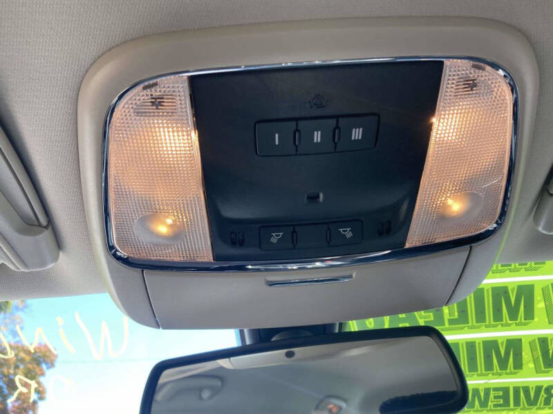 2023 Chrysler 300 Touring L