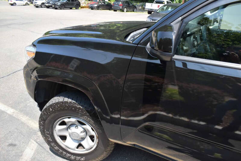 2017 Toyota Tacoma SR