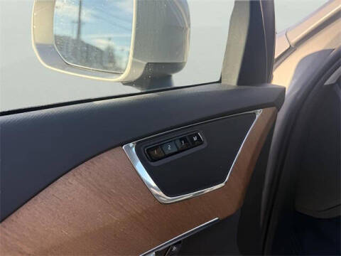 2024 Volvo XC90 B5 Plus Bright Theme