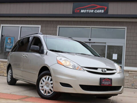 2006 Toyota Sienna for sale at CK MOTOR CARS in Elgin IL