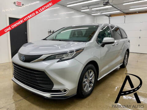 2022 Toyota Sienna for sale at Parkway Auto in Hudsonville MI