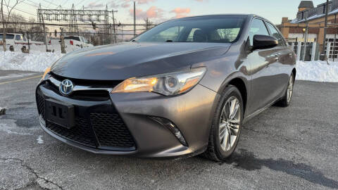 2015 Toyota Camry Hybrid for sale at ANDONI AUTO SALES in Worcester MA
