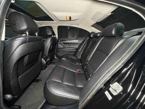 2016 BMW 5 Series 528i