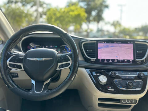 2021 Chrysler Pacifica Hybrid Touring L