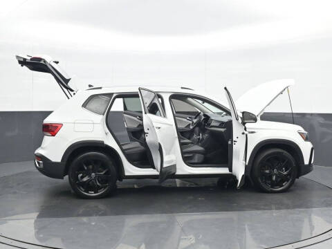 2022 Volkswagen Taos SE 4Motion