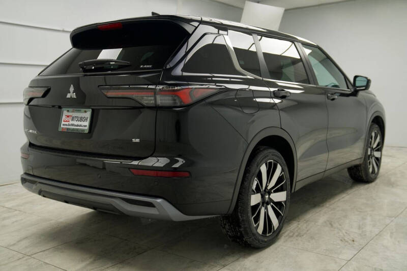 2026 Mitsubishi Outlander SE