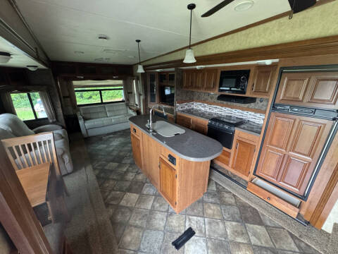 2013 Dutchmen Denali   330RLS