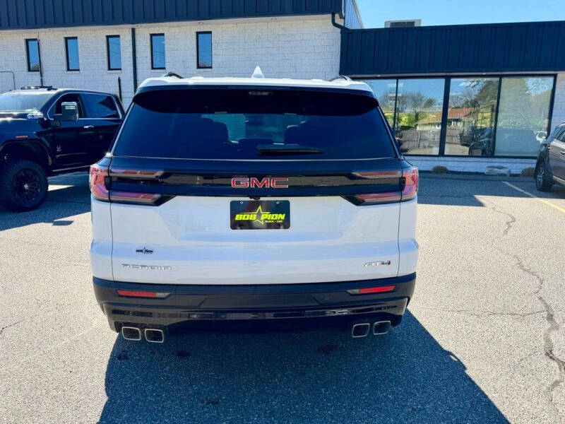 2026 GMC Acadia AT4
