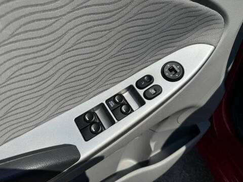 2013 Hyundai Accent GLS