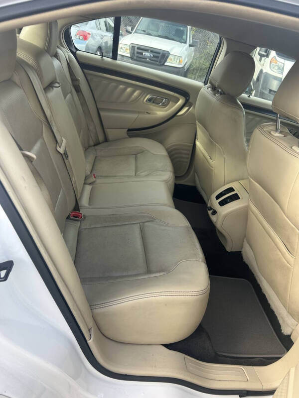 2015 Ford Taurus Limited