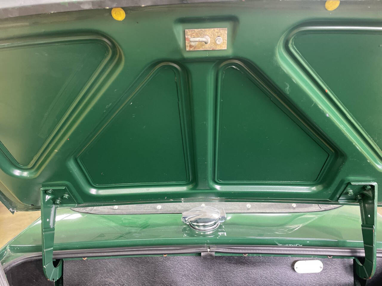 1976 Triumph TR6 27
