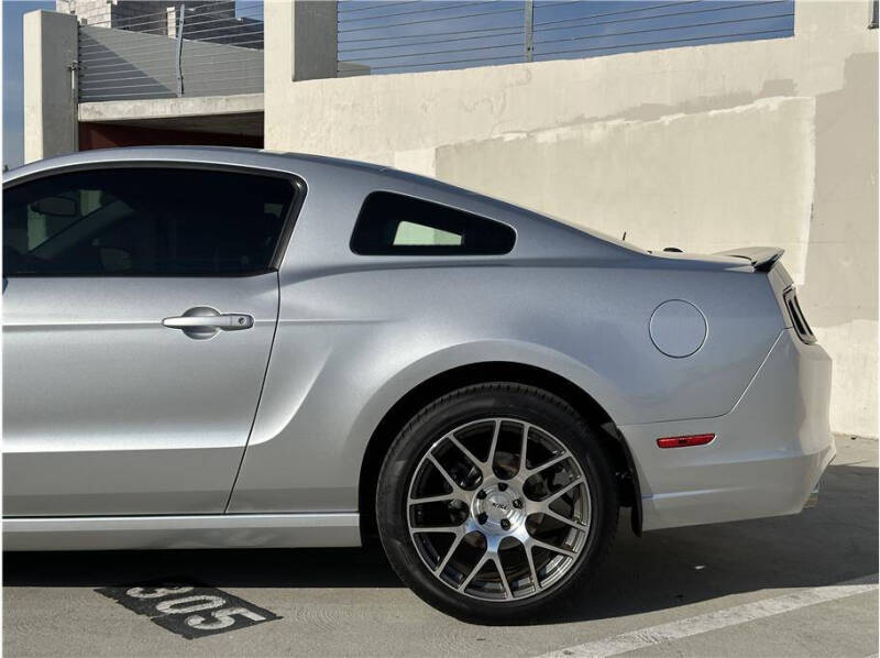 2014 Ford Mustang GT photo 11