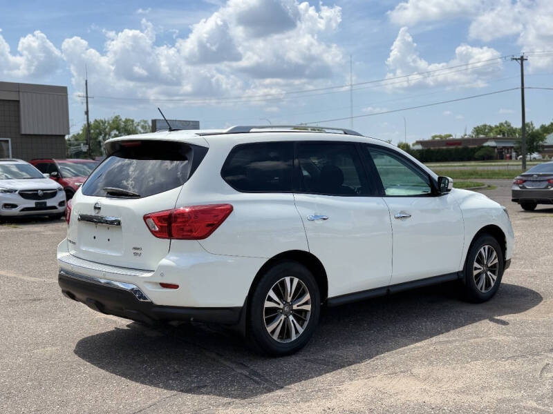 2017 Nissan Pathfinder SV