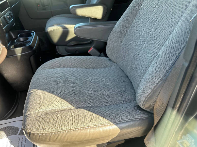 2017 Chevrolet Express LS 2500