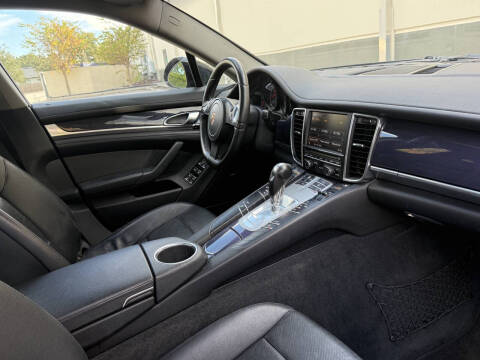 2011 Porsche Panamera 4
